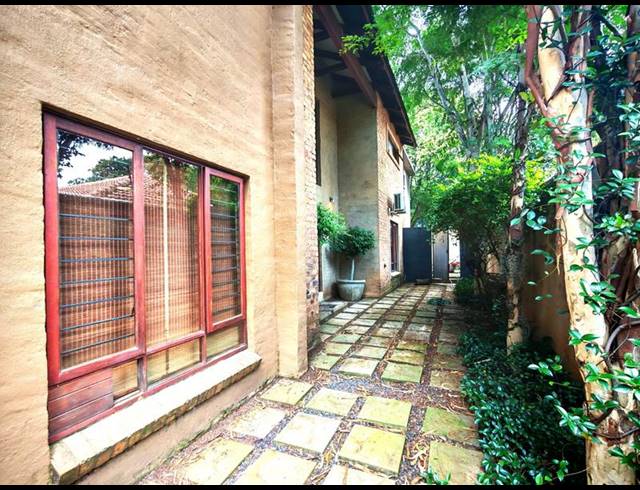 4 BEDROOM PROPERTY TO RENT IN LYNNWOOD GLEN